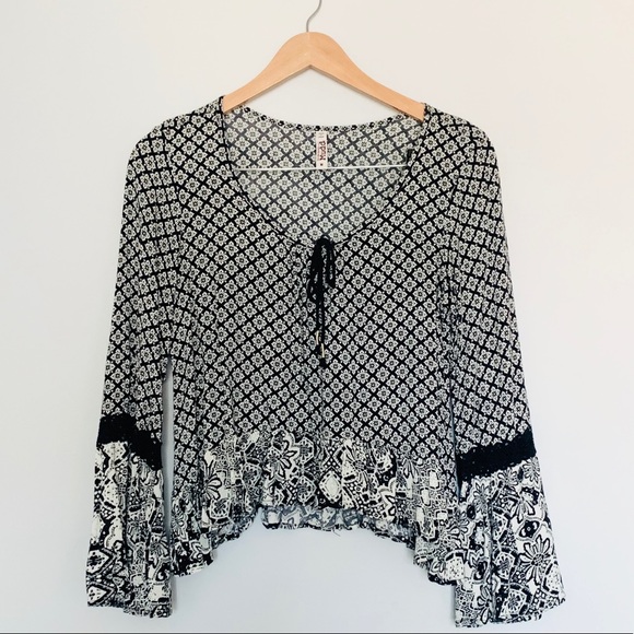 Mudd Printed Flared Long Wide Sleeve Boho Cropped - Picture 2 of 8